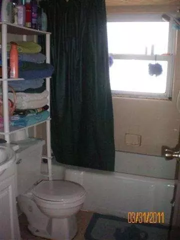 1241 E Mcdevitt, Jackson, MI 49203 photo 3