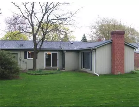 2402 Darrow, Ann Arbor, MI 48104 photo 2