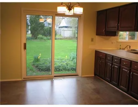 2402 Darrow, Ann Arbor, MI 48104 photo 4