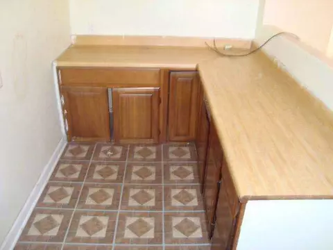 2310 Crest, Jackson, MI 49203 photo 2