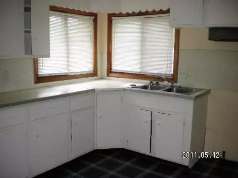 1502 Joy, Jackson, MI 49203 photo 2
