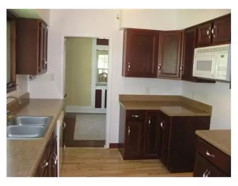 114 S Webster, Jackson, MI 49203 photo 3