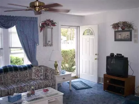 851 Concord, Jackson, MI 49202 photo 1
