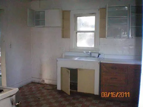 2611 Tyson, Jackson, MI 49203 photo 9