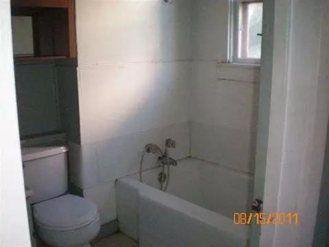 2611 Tyson, Jackson, MI 49203 photo 6