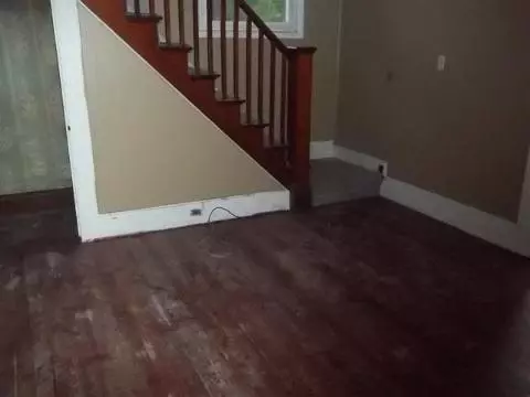 916 Whitney, Jackson, MI 49202 photo 4