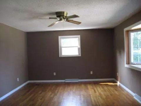 1667 N Sutton, Jackson, MI 49201 photo 4