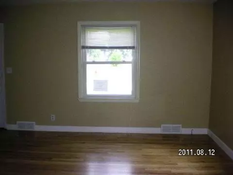 423 Peacock, Jackson, MI 49202 photo 8