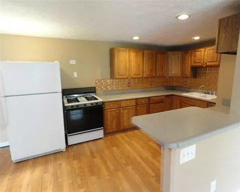 5672 Holly, Jackson, MI 49201 photo 1
