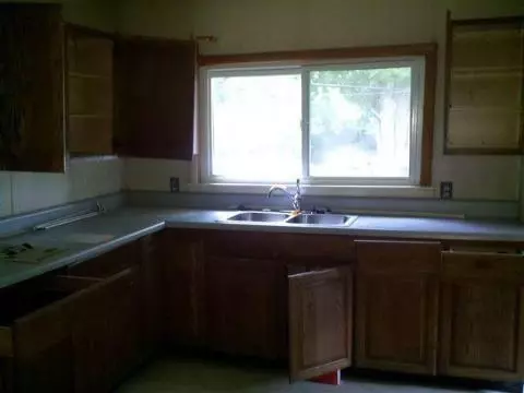406 Pattie, Jackson, MI 49202 photo 2