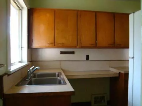 631 Wayne, Jackson, MI 49202 photo 7
