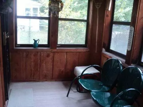 1040 Maple, Jackson, MI 49203 photo 4