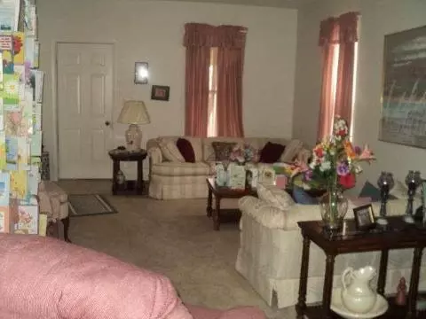 1040 Maple, Jackson, MI 49203 photo 2