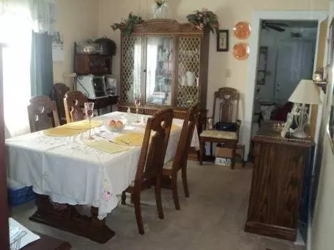 1040 Maple, Jackson, MI 49203 photo 3