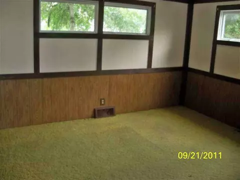 917 Browning, Jackson, MI 49202 photo 3