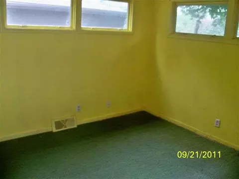 917 Browning, Jackson, MI 49202 photo 4