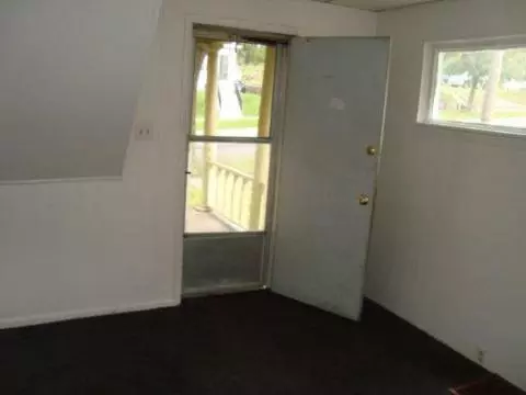 807 Burr, Jackson, MI 49201 photo 4
