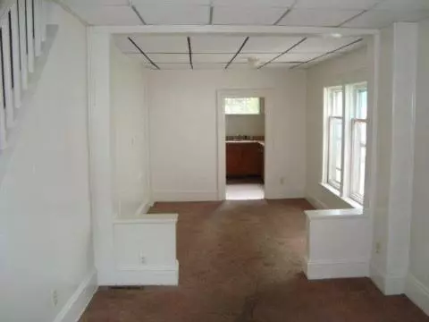 807 Burr, Jackson, MI 49201 photo 2