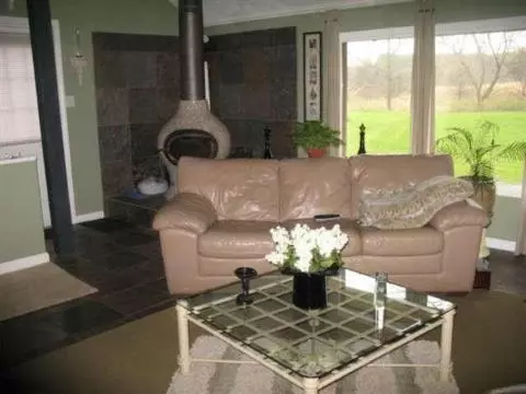 8237 Bunkerhill, Jackson, MI 49201 photo 3