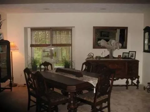 8237 Bunkerhill, Jackson, MI 49201 photo 4