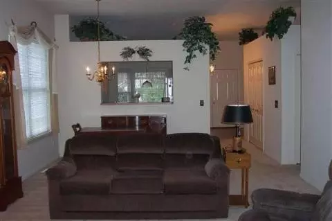 841 E Barrington, Jackson, MI 49203 photo 2
