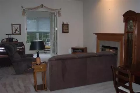 841 E Barrington, Jackson, MI 49203 photo 3