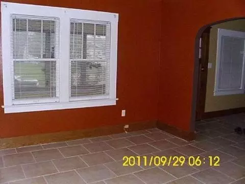 736 Loomis, Jackson, MI 49202 photo 5