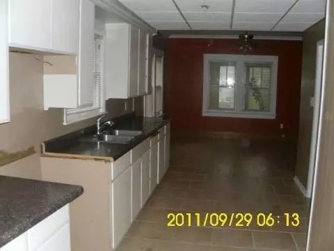736 Loomis, Jackson, MI 49202 photo 7