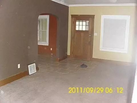 736 Loomis, Jackson, MI 49202 photo 2