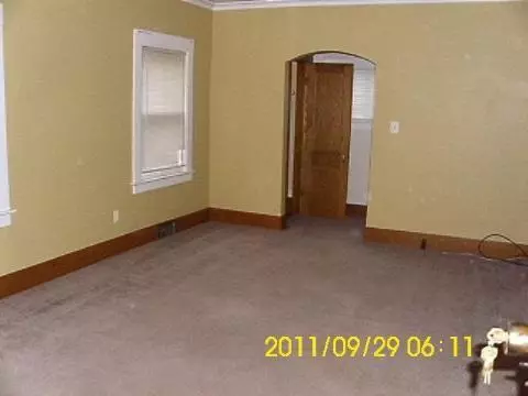 736 Loomis, Jackson, MI 49202 photo 3