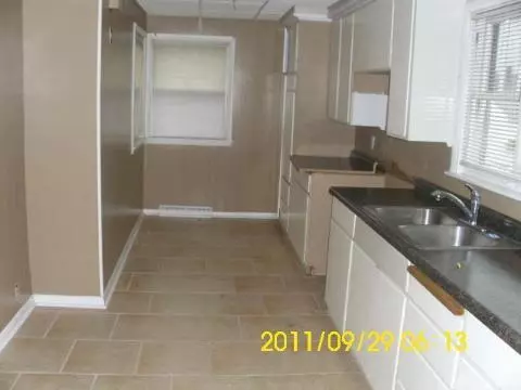 736 Loomis, Jackson, MI 49202 photo 6