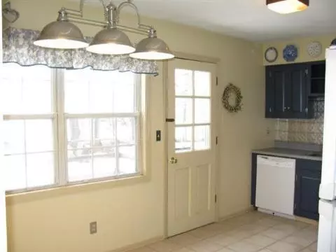 6970 Surrey, Jackson, MI 49201 photo 9