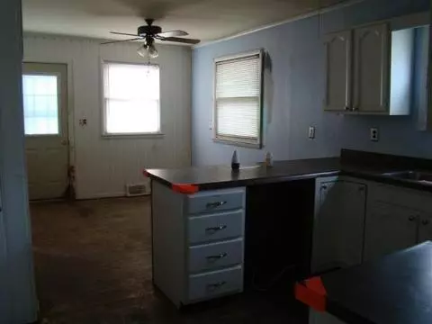 811 Helena, Jackson, MI 49203 photo 7