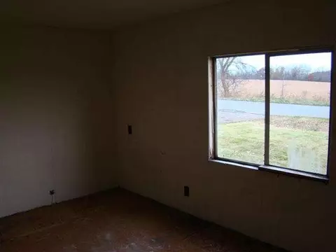1013 Henry, Jackson, MI 49201 photo 4