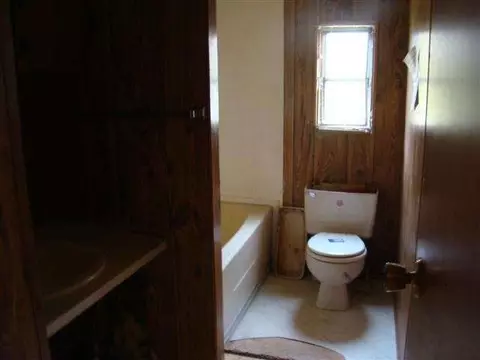 1013 Henry, Jackson, MI 49201 photo 8