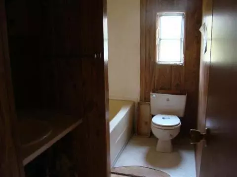 1013 Henry, Jackson, MI 49201 photo 9