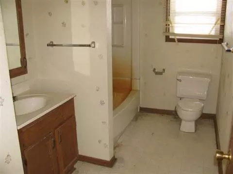 1318 Old Mcdevitt, Jackson, MI 49203 photo 4