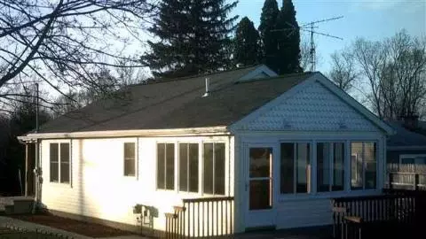 4329 Lansing, Jackson, MI 49201 photo 2