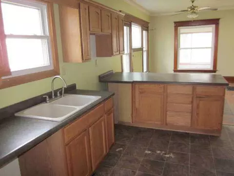 402 Edgewood, Jackson, MI 49201 photo 5