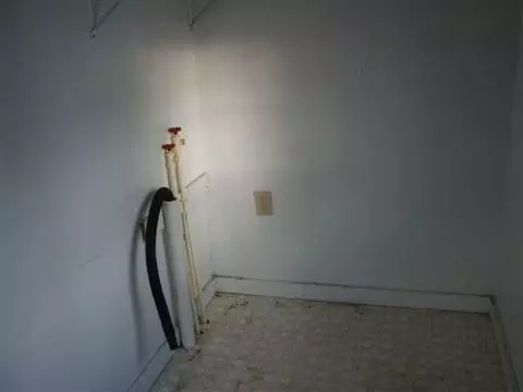 1118 Williams, Jackson, MI 49203 photo 5