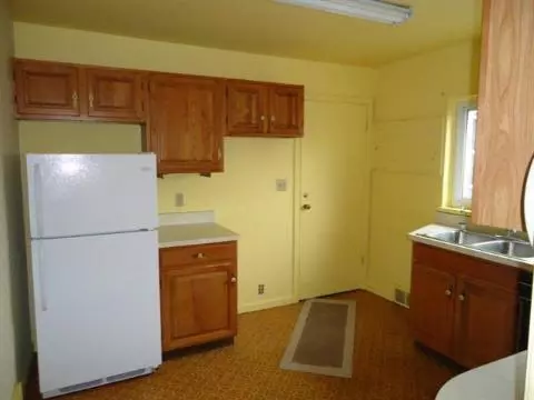 711 S Bowen, Jackson, MI 49203 photo 5