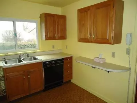 711 S Bowen, Jackson, MI 49203 photo 6