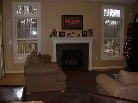 855 Hinckley, Jackson, MI 49203 photo 2