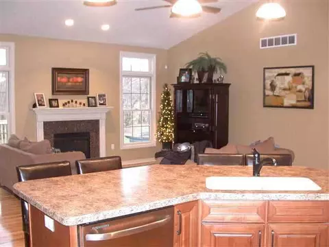 855 Hinckley, Jackson, MI 49203 photo 9