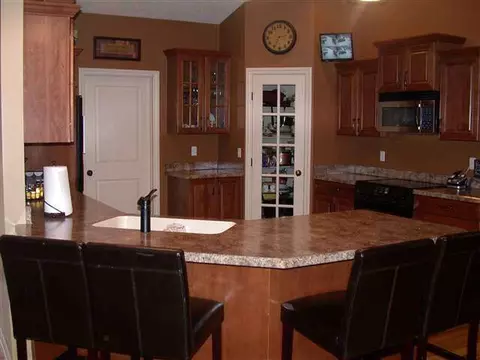 855 Hinckley, Jackson, MI 49203 photo 3