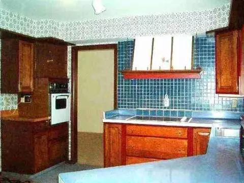 2147 Cascade, Jackson, MI 49203 photo 3