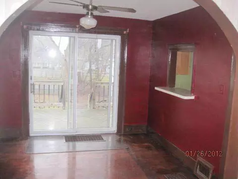 262 Douglas, Jackson, MI 49203 photo 3