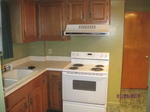 262 Douglas, Jackson, MI 49203 photo 5
