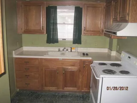 262 Douglas, Jackson, MI 49203 photo 4