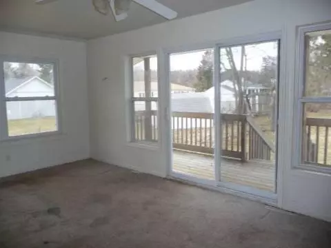 2932 Overhill, Jackson, MI 49203 photo 2